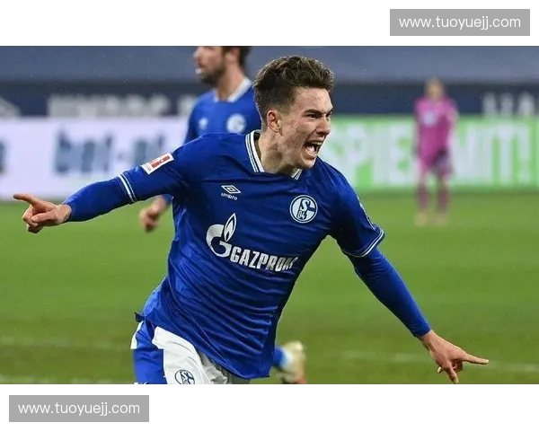 沙尔克与国际米兰双雄对决，欧战历史重燃激情与荣耀之战